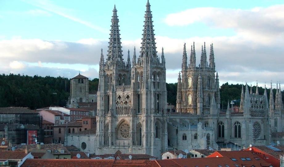 Atuaire Home Vivienda En Perfecta Ubicacion Al Lado De La Catedral De Burgo Екстериор снимка